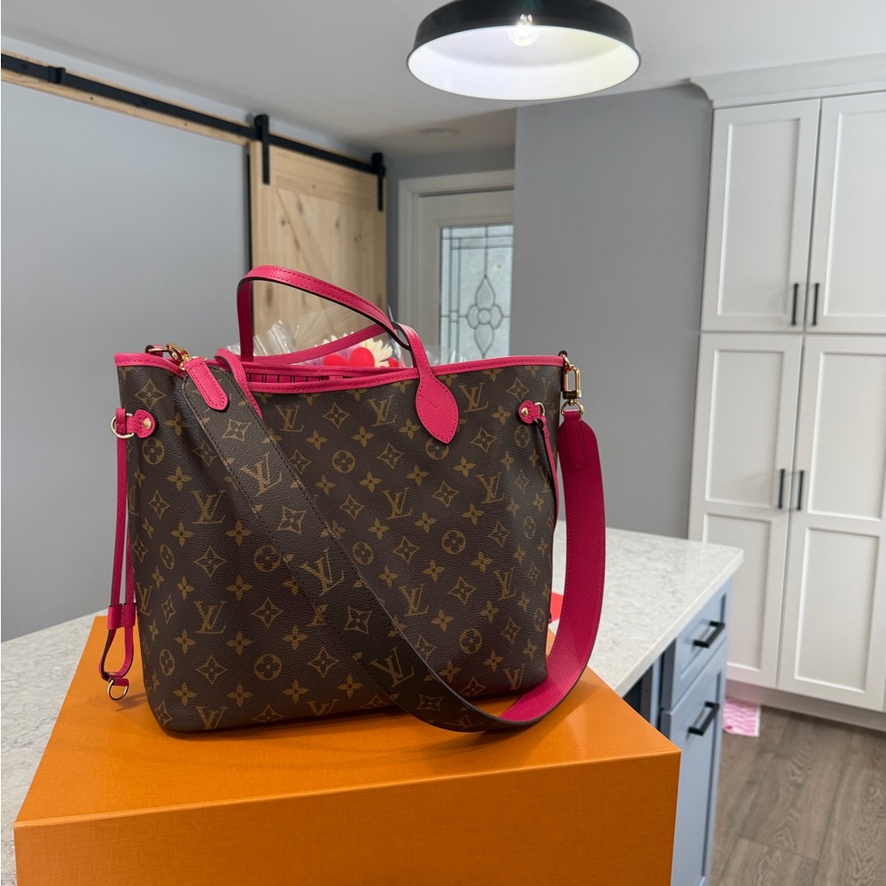 Louis Vuitton Neverfull MM in Pondicherry Pink
